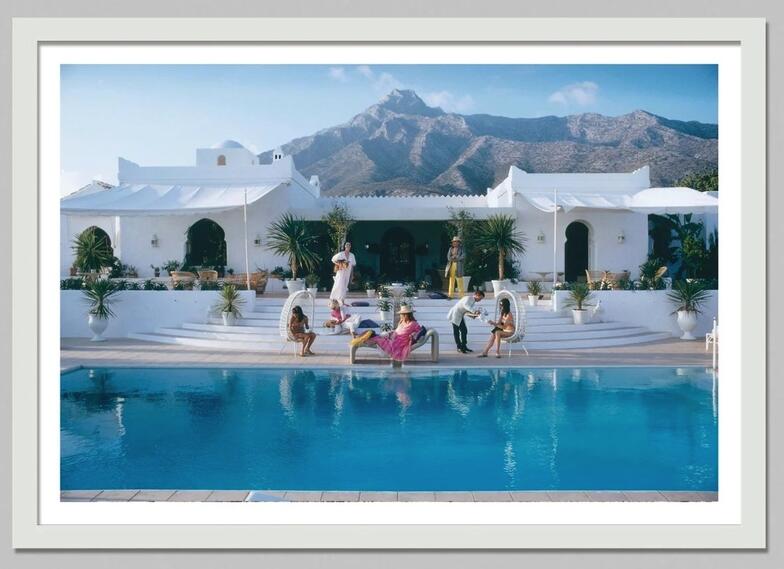 Luxury Lifestyle Us - 레트로 풀사이드 호스트 슬림 아론 프린트