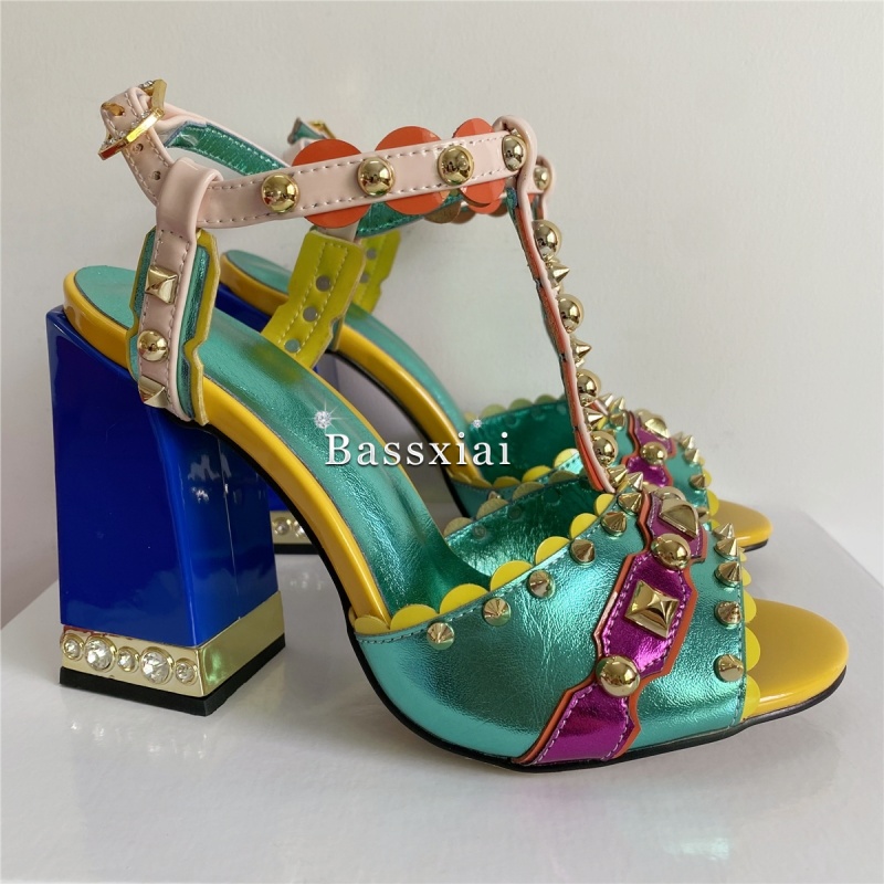 여성용 럭셔리 리벳 T 스트랩 샌들, 크리스탈 스퀘어  - Luxury Lifestyle Shoes 리뷰 및 가격